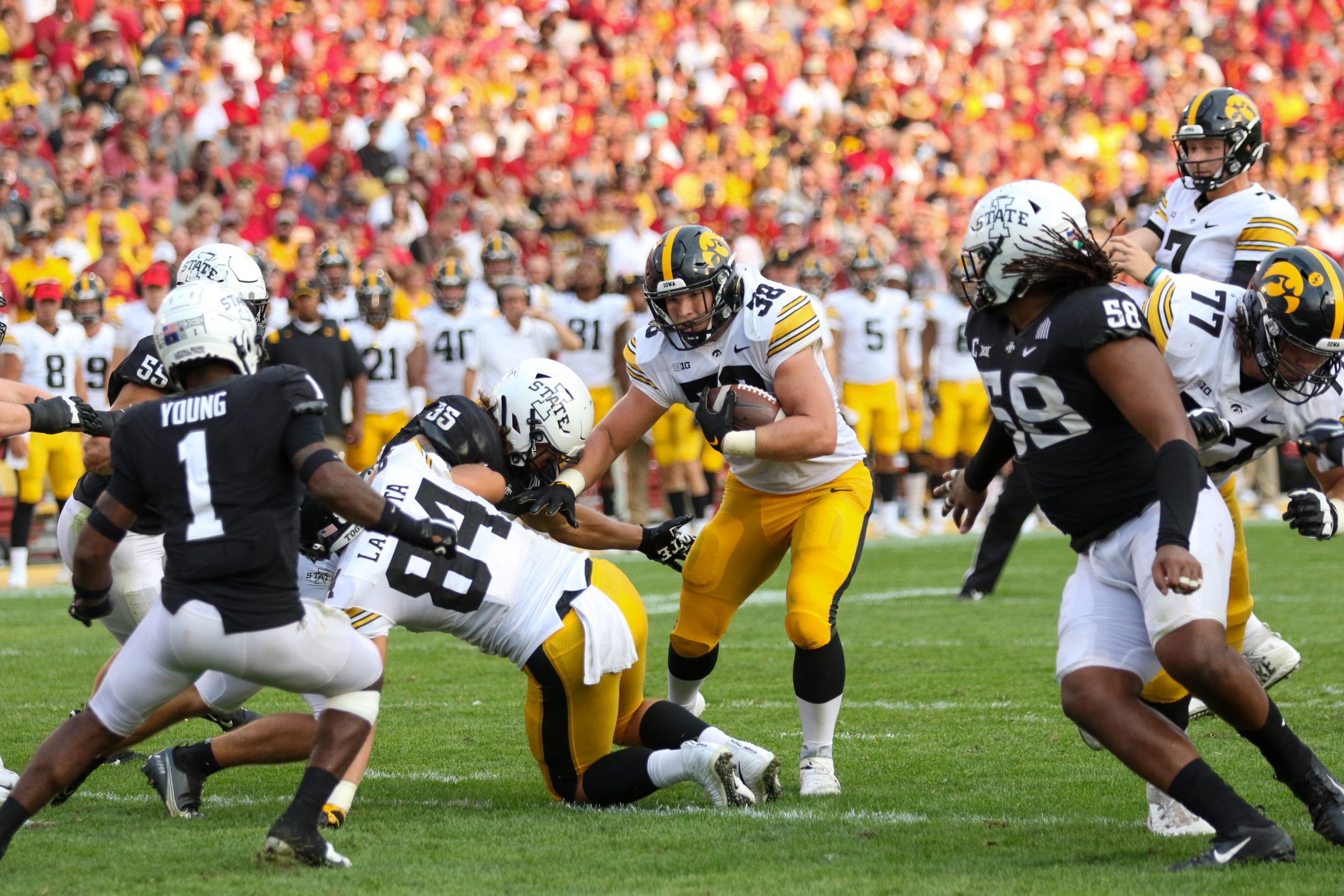 Monte Pottebaum: A Closer Look at the Hawkeyes Hard-Hitting Fullback
