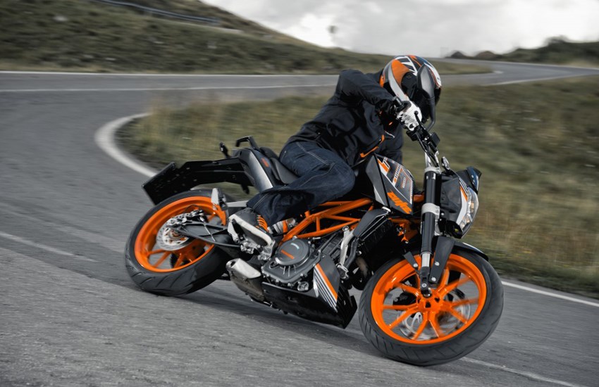2016 KTM Duke 390 Top Speed: How Fast Can It Really Go?