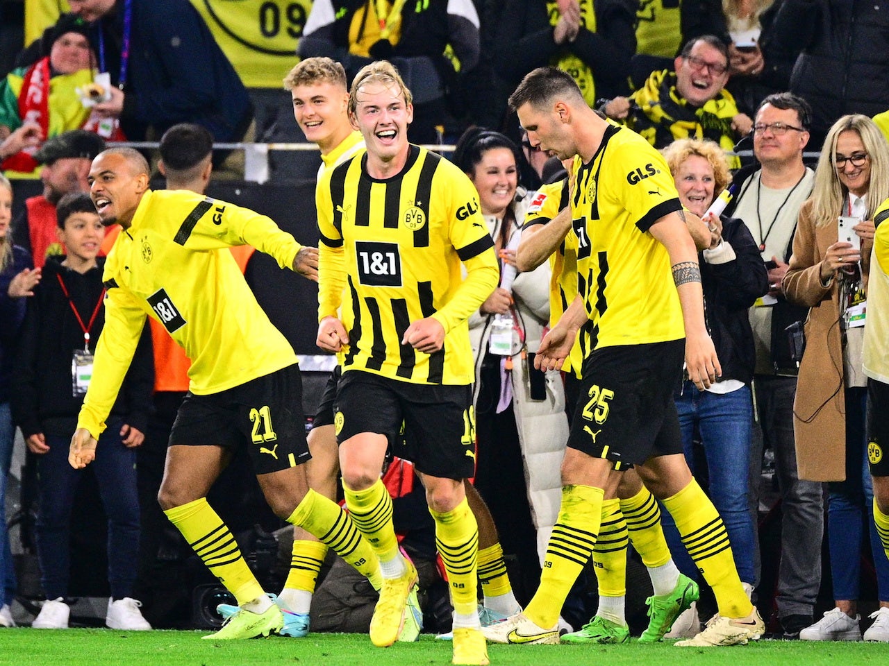 Augsburg - Dortmund: A Must-See Match, Get the Latest News and Lineups Here!