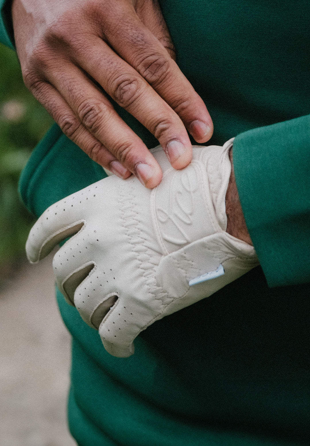 Do You Wear Golf Gloves on Both Hands? Find Out the Answer Here!