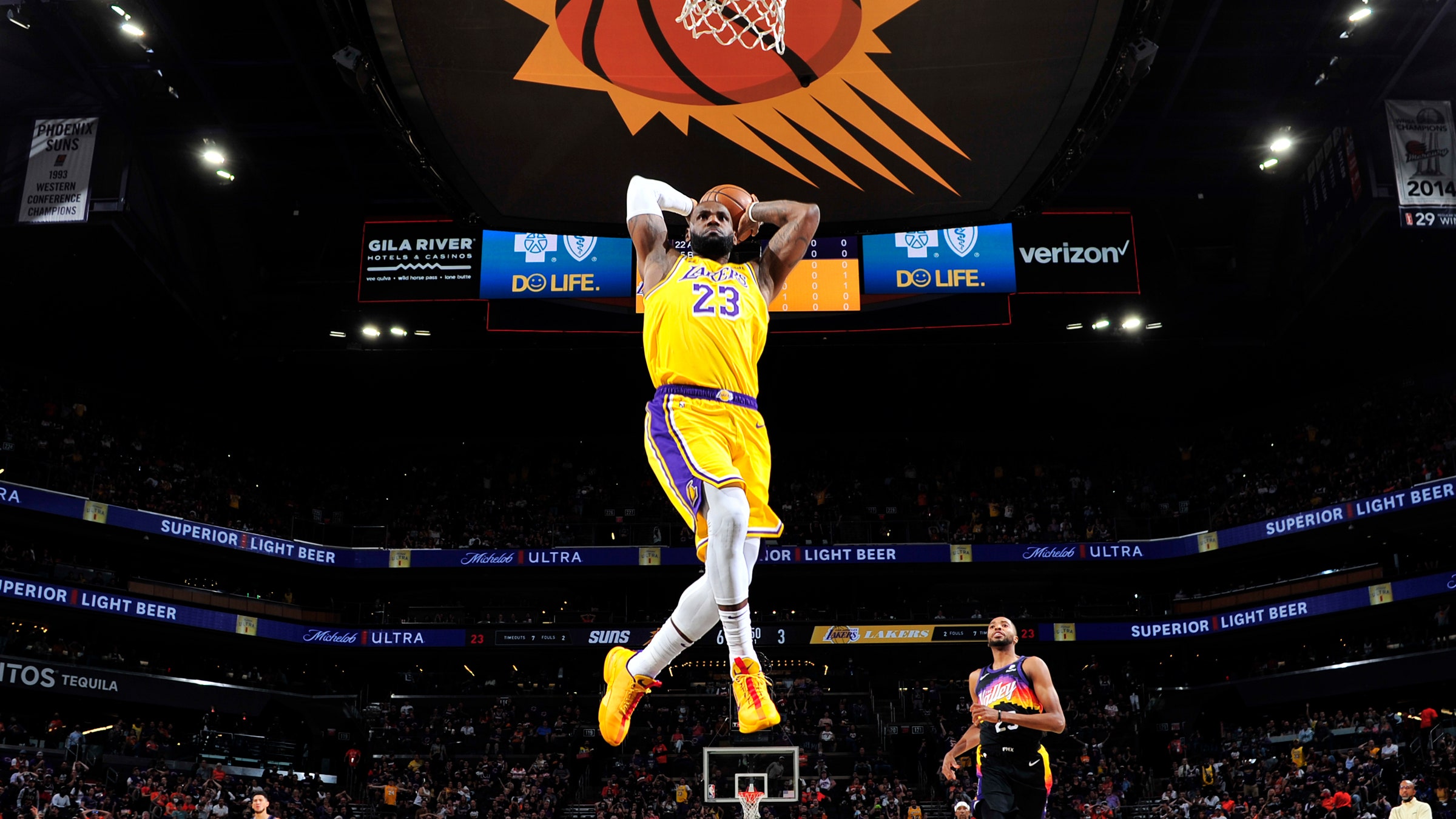 Get Cinematic View 4K NBA Games: Discover the Best Streaming Options for Basketball Fans