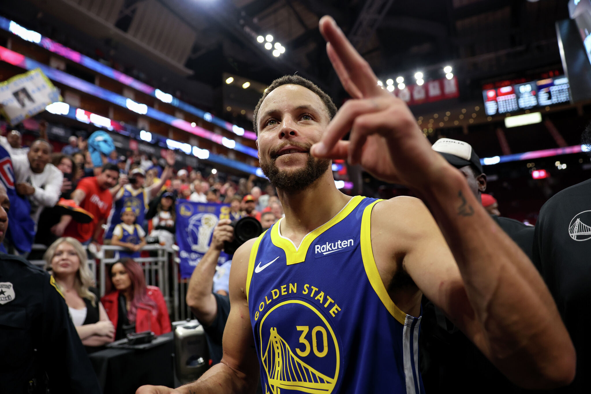 Dont miss the game! How to watch the Warriors game tonight without cable.