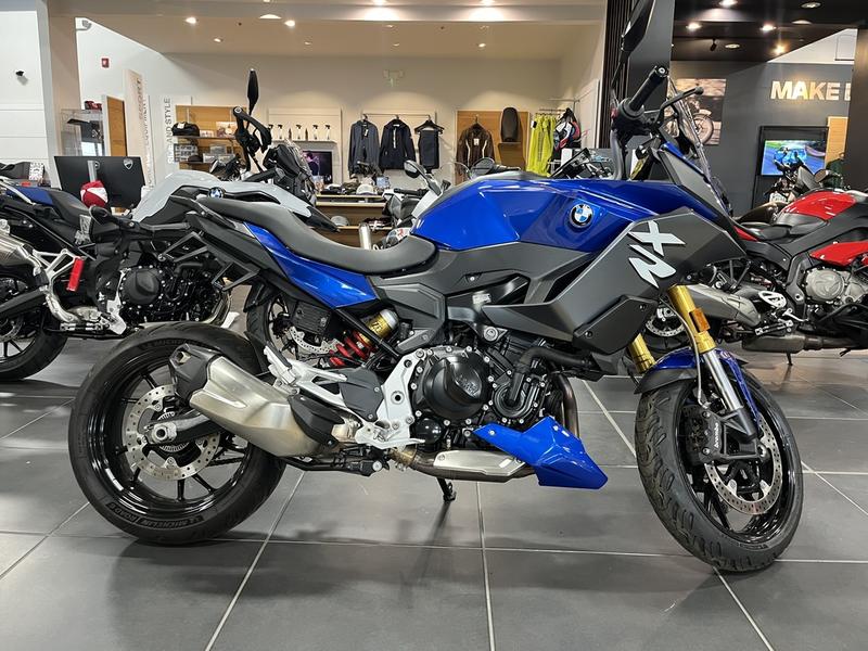 BMW XR 900 Price: How Much Does This High-Performance Machine Cost?