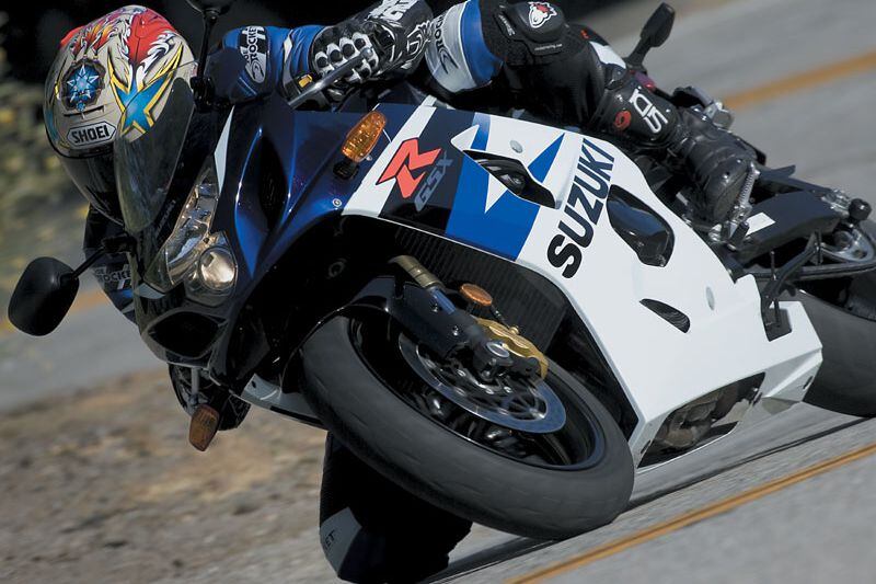 Suzuki GSX 750 R 2004 Review: Still a Great Ride? Check Out This Classic Sportbike!
