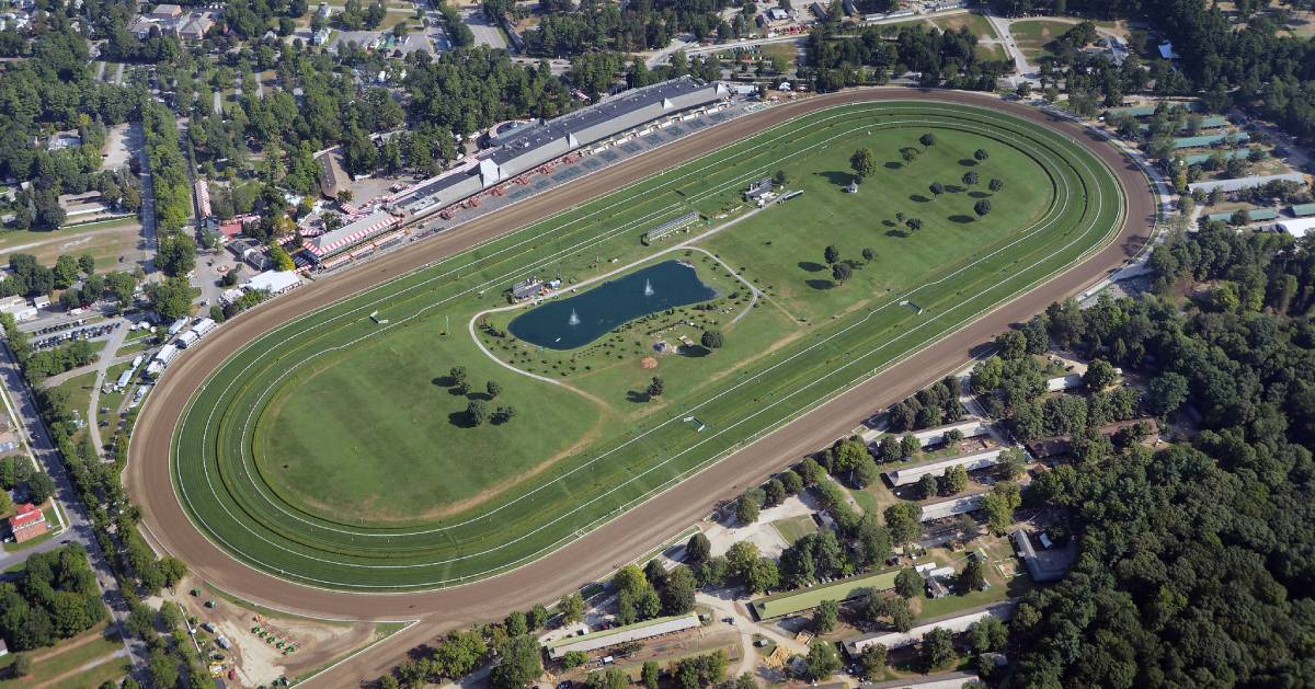 What do Saratoga Race Course pictures really show? Explore the history and intense beauty in these amazing visuals!