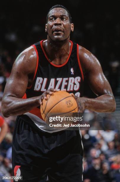 Remember Shawn Kemp Trail Blazers? Dunking Machine in Rip City.