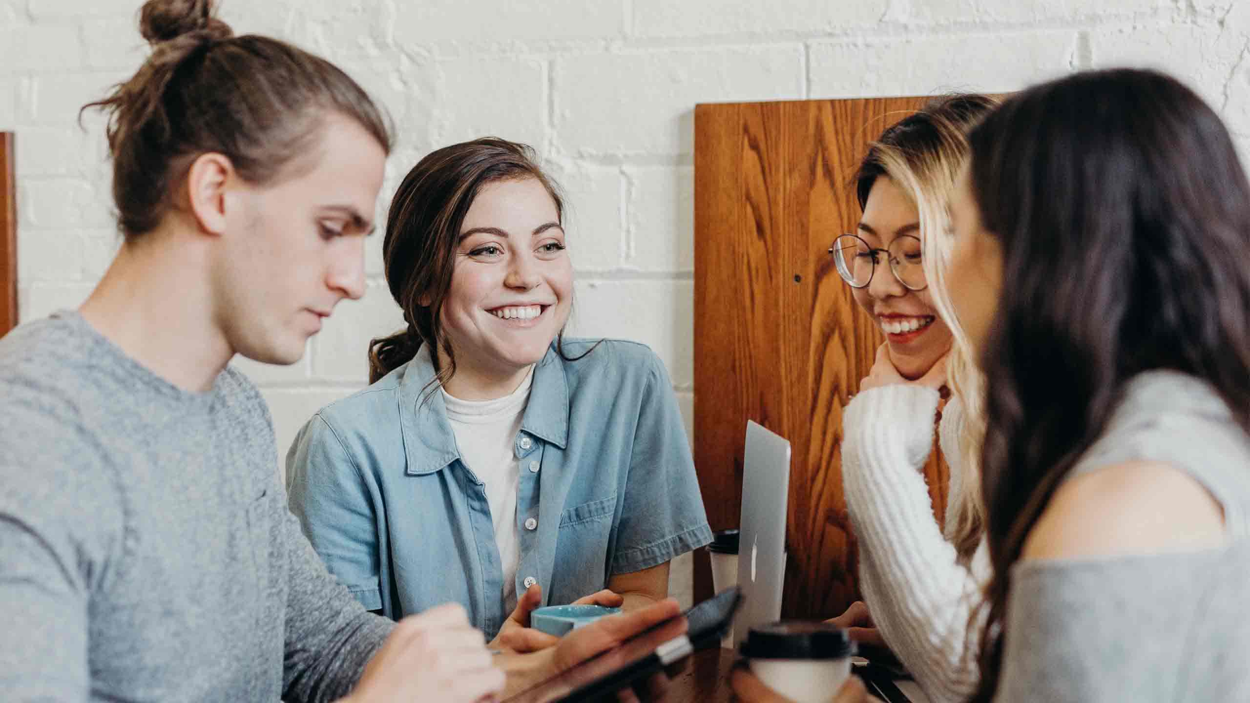 Best Ways to Stay in Touch with Your Friends from Germany.