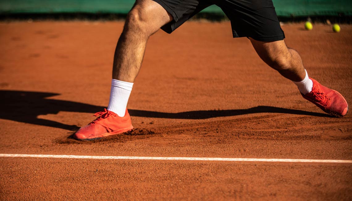 Red Clay Tennis Courts: Best Playing Tips for Beginners!
