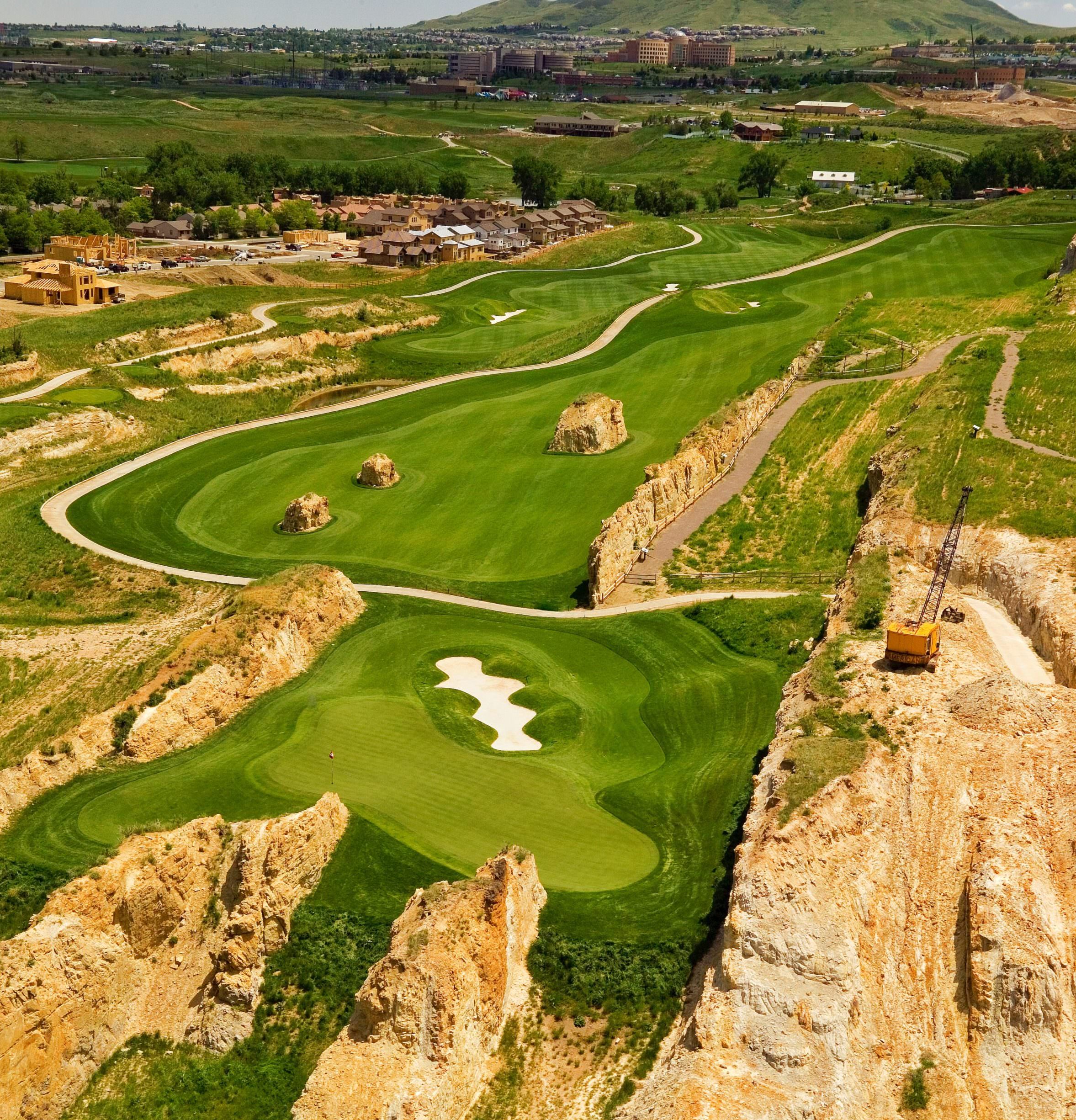 See dinosaur tracks at Fossil Trace Golf Club Denver? Learn about the real fossils on this unique course.