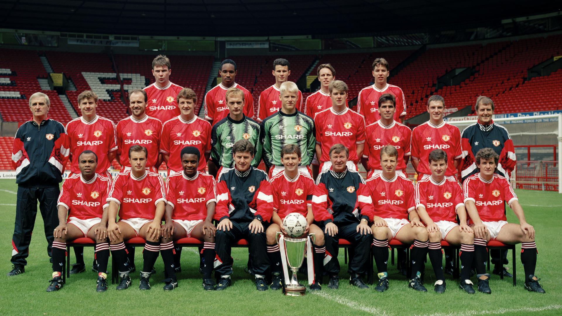 Where to see Man U Team Picture and Classic squad Photos.
