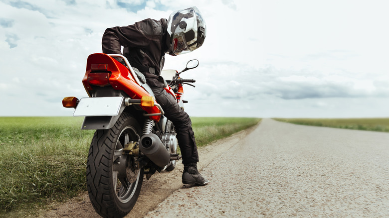 How long are motorcycle tires good for? Dont risk your safety, learn the typical lifespan range now.