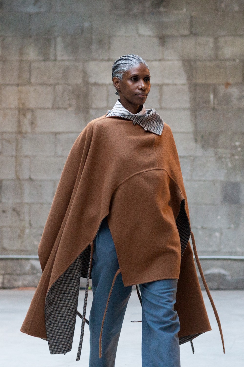 DeVeaux New York: Affordable Fashion for the Modern Woman.