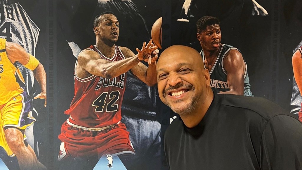 Who is Scott Williams basketball player? Discover his amazing NBA journey and key career statistics.
