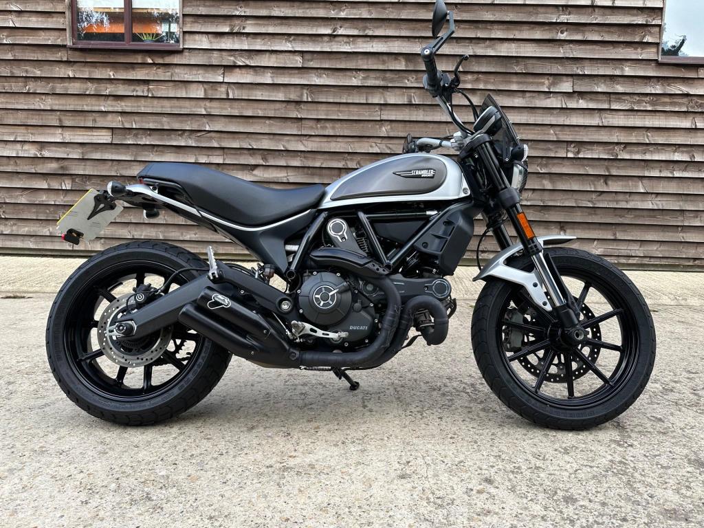 Need the lowest seat height motorcycles for building confidence? See this essential list of easy-to-ride bikes.