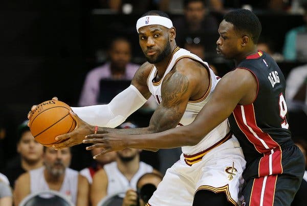 What were the big moments in the cavaliers miami heat game? (See the most exciting plays reviewed easily)