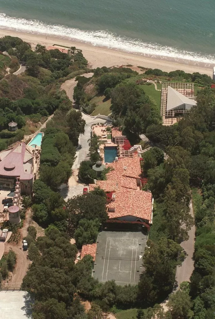 Wondering where does Stan Kroenke live exactly? Exploring his main residence and other properties.