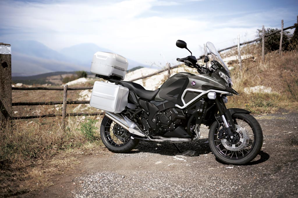 Is the vfr1200x honda comfortable for long trips? Discover its touring features and comfort level.