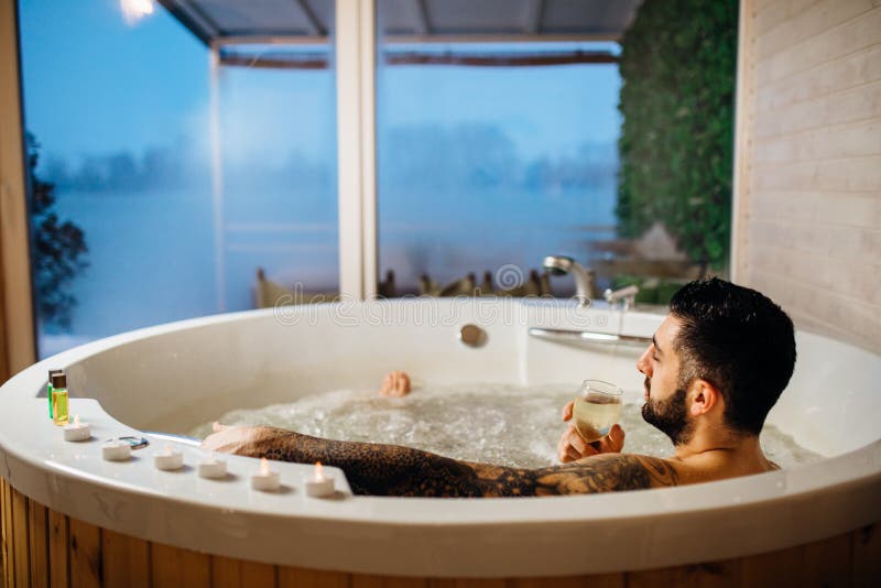 Hot bathing images: where to find the best pics?