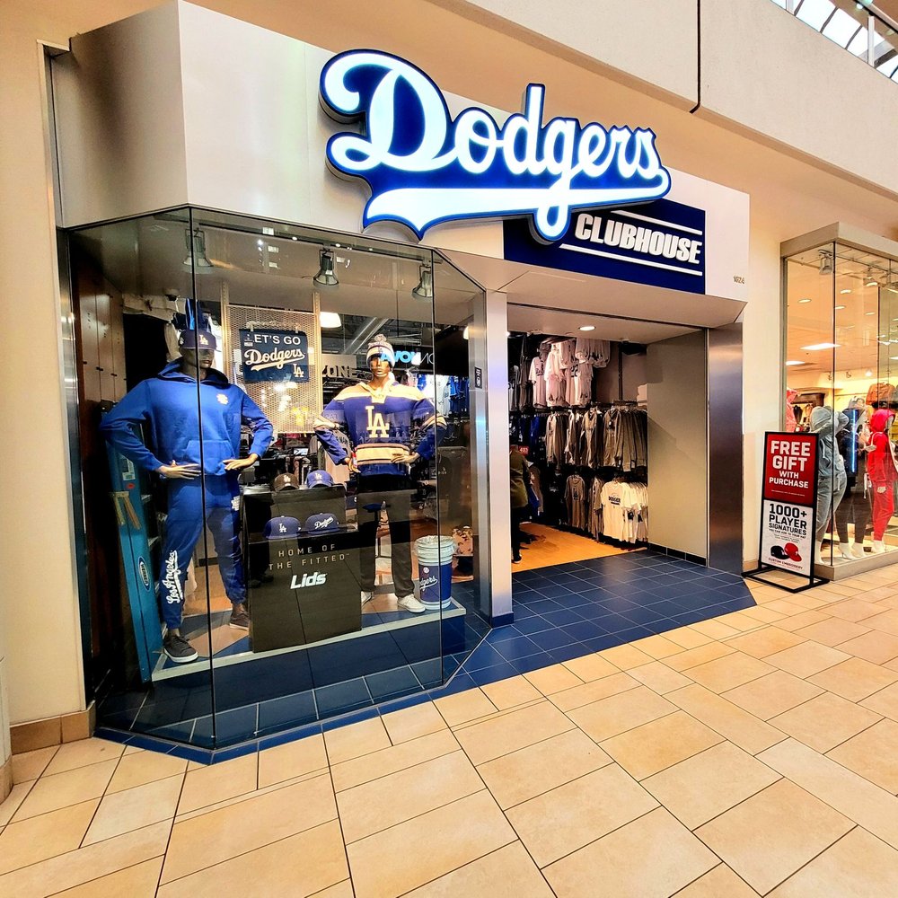 Visit Dodgers Shop Hollywood: Get Your Gear Today!