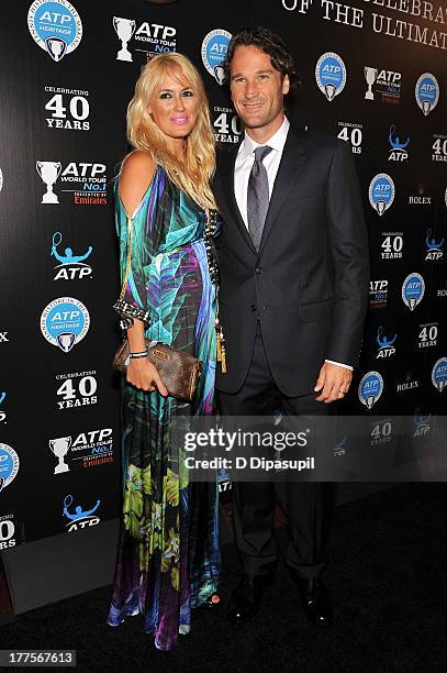 People wonder is Jim Courier married? Find out the answer about the tennis stars wife right here.