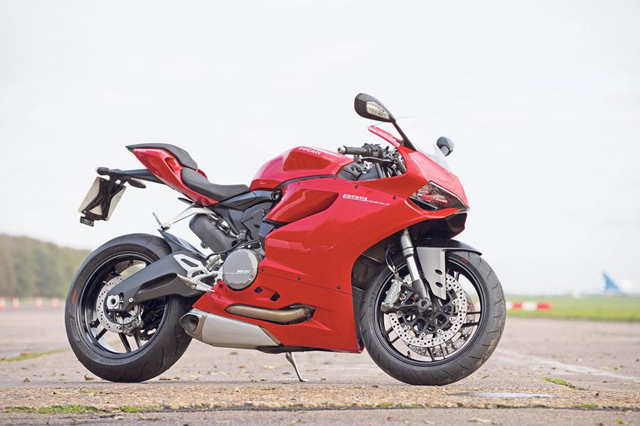 How fast is the 899 Ducati? Discover its performance and real world speed.