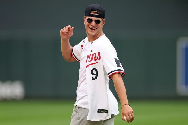 Who is JJ McCarthy Pitching to? Find Out Now!