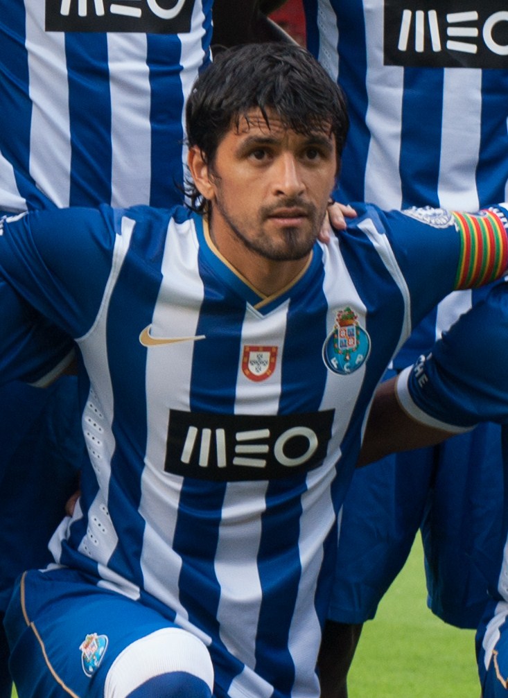 Thinking About Lucho Gonzalez? Discover Why His Football Career is Still Remembered Today!