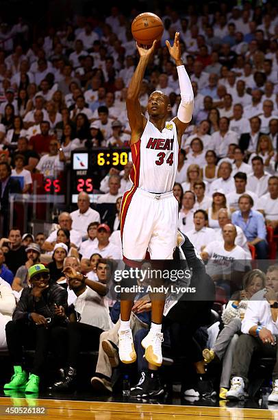Want to see iconic Ray Allen pics? Relive his greatest moments with these amazing shots.