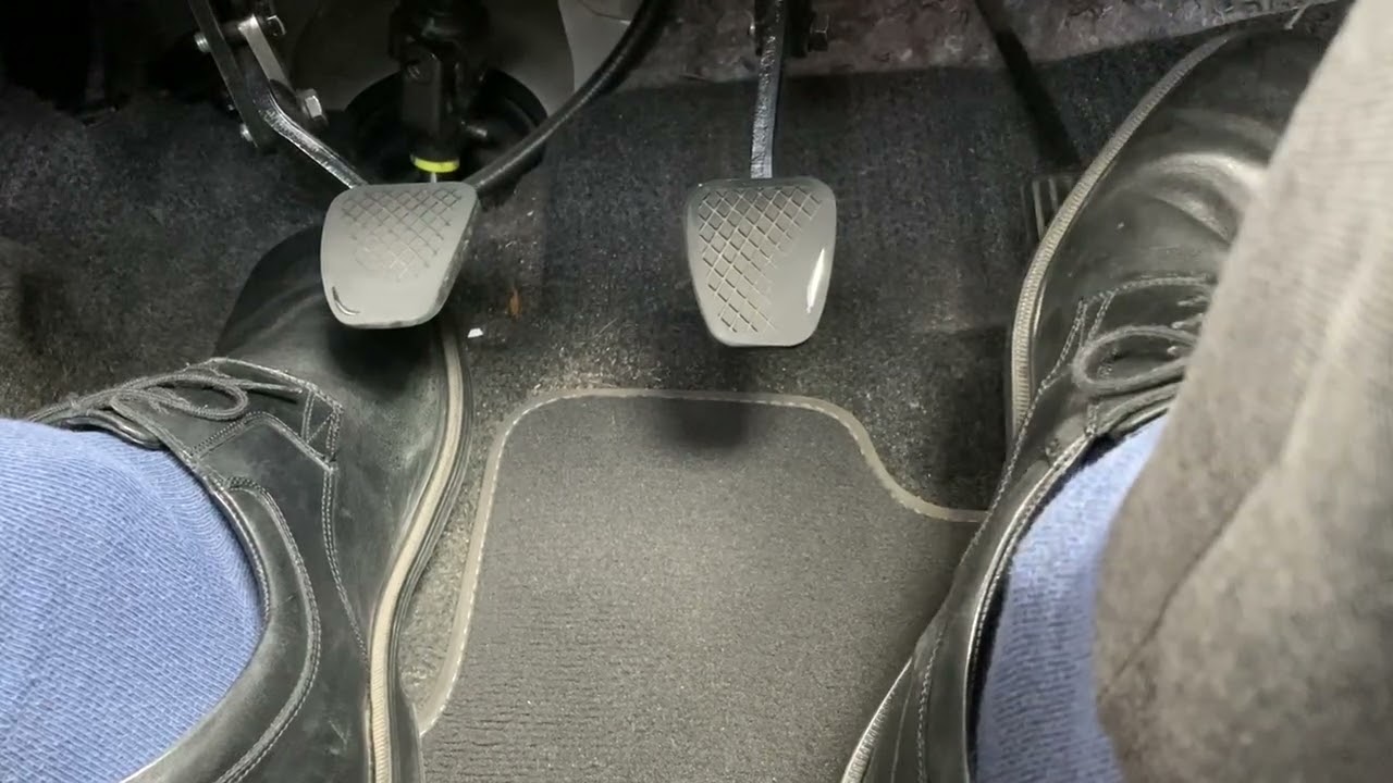 What are those 3 car pedals called? Easy guide to the gas, brake, and the clutch pedal.