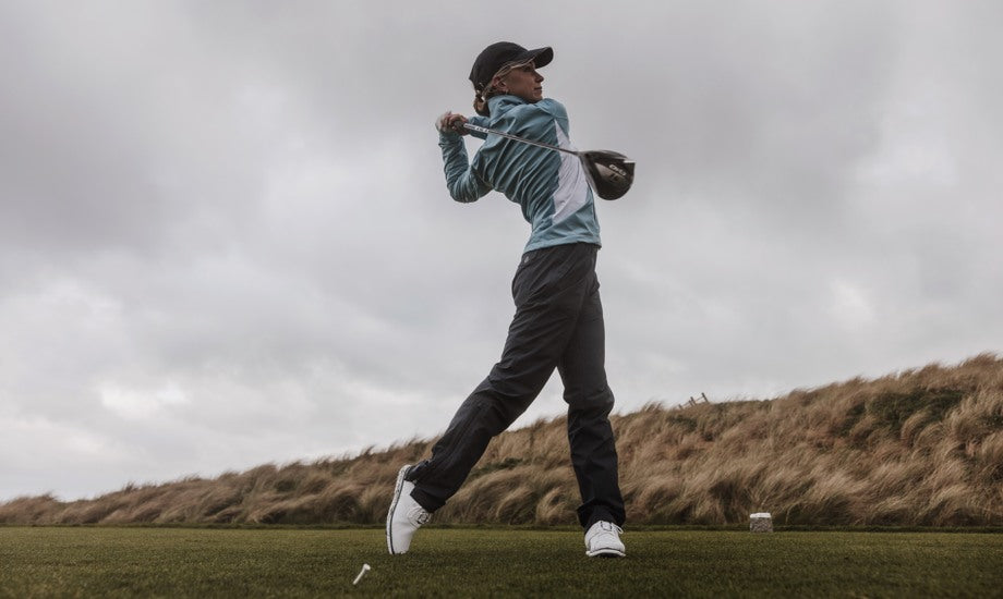 Golfing in rain: How to play your best (Simple tips for wet weather success).