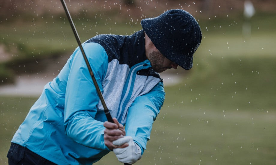 Golfing in rain: How to play your best (Simple tips for wet weather success).