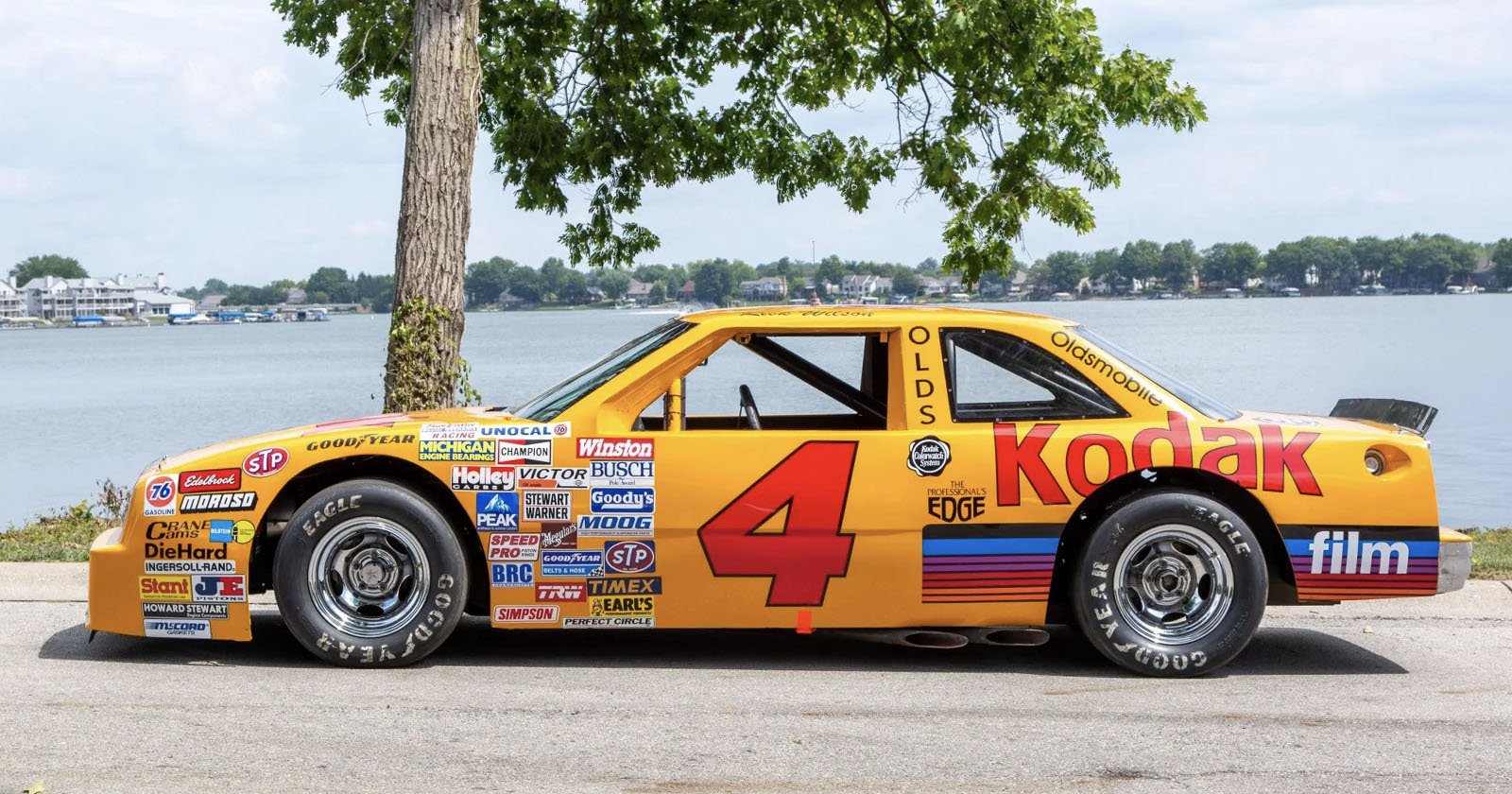 Whats the story behind NASCAR Kodak cars? Dive into the history of this legendary sponsorship.