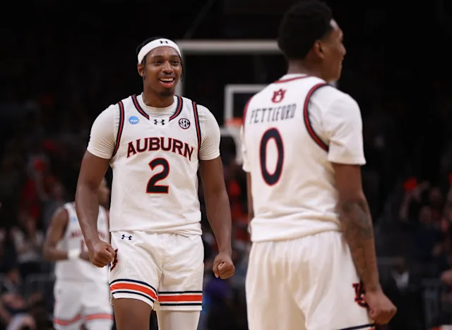 When are the elite eight game times sunday? Heres your easy guide to all the important game times.