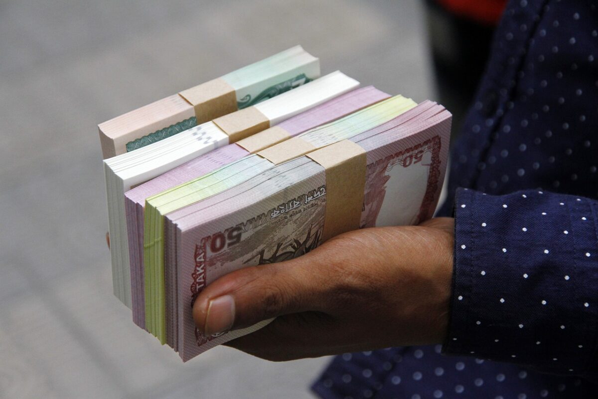 Need 1 canadian dollar to bangladeshi taka value? Here is how to see it quick.