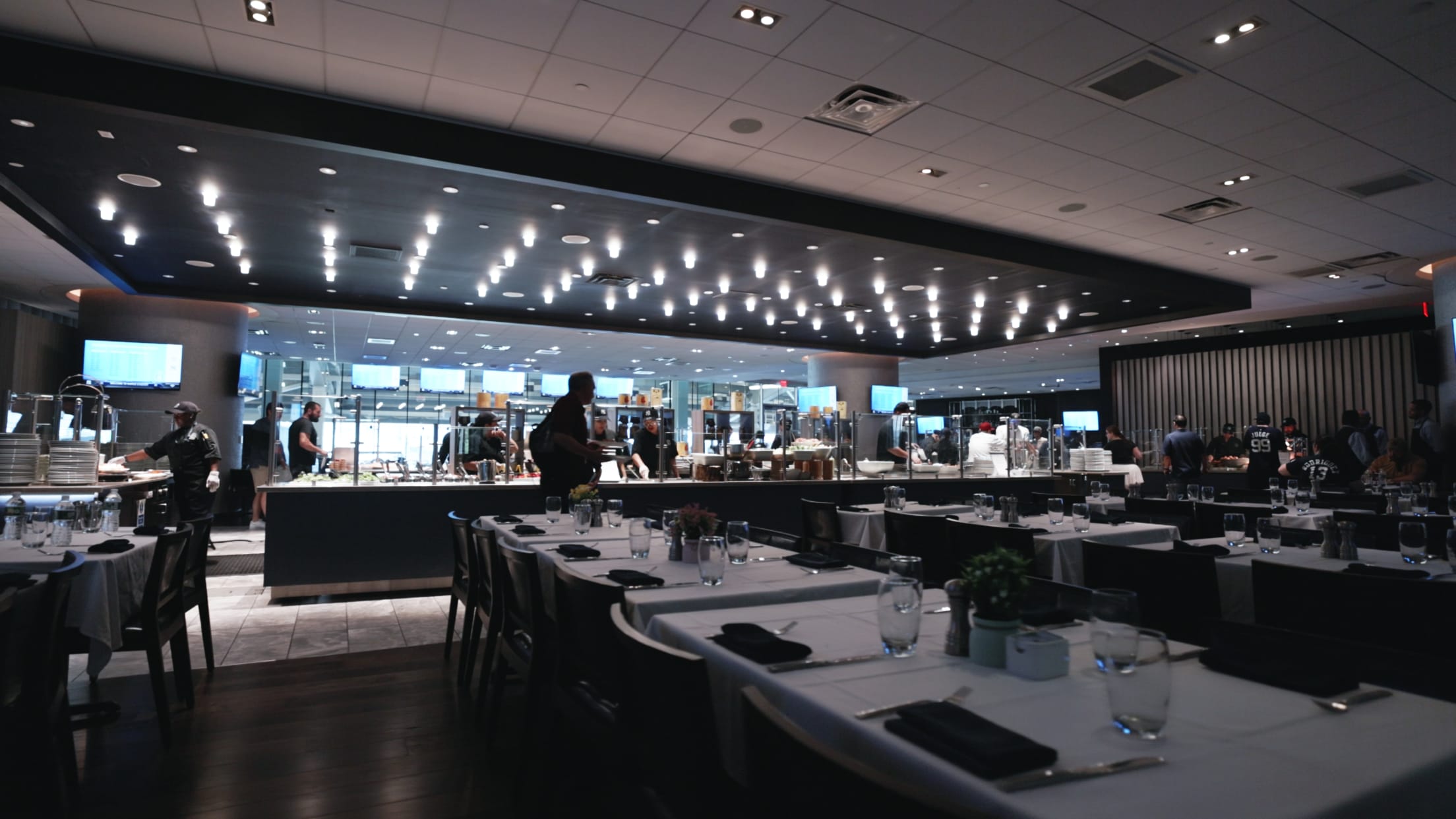 The legends club yankees experience: is it for you? Find out if it fits your game day.