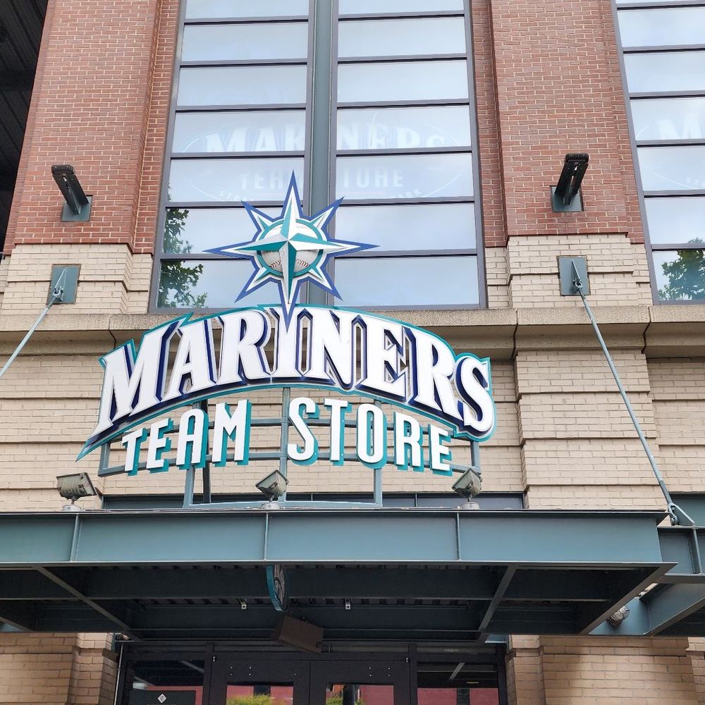 Thinking of visiting the mariners team store bellevue? (Heres what you need to know before you go shopping)