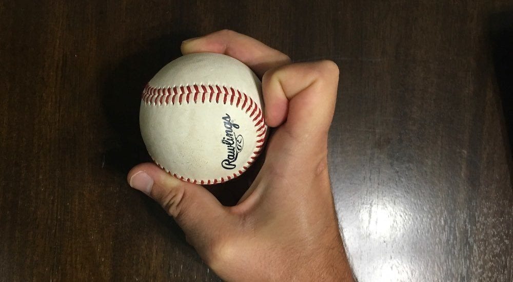 Knuckle curve vs curveball: a simple guide for young pitchers choosing their breaking ball.