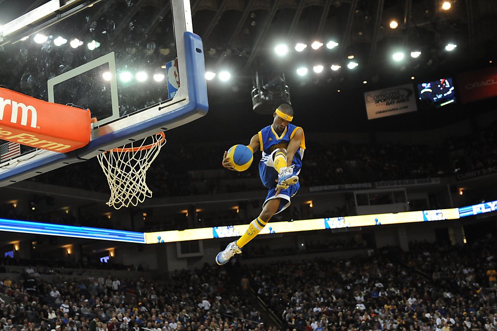 Why Are Golden State Dunks So Awesome? We Break Down the Teams Incredible Slam Dunk Power and Skill!