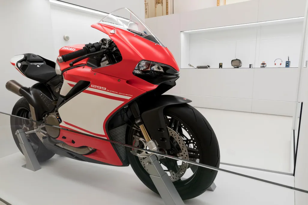 Why is the ducati 850 a famous classic bike? Explore its interesting history and design.