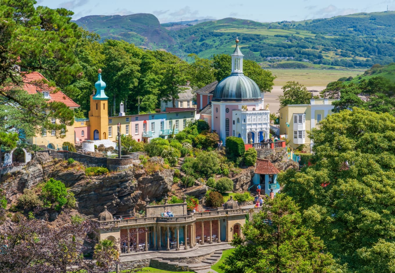 Discover TheWales: Which are the must see places for an unforgettable experience for all tourists?