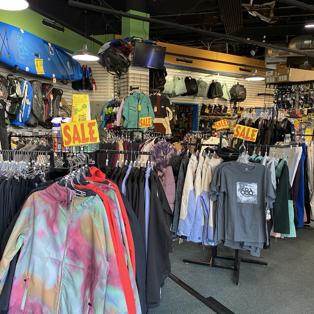 Thinking of visiting the mariners team store bellevue? (Heres what you need to know before you go shopping)