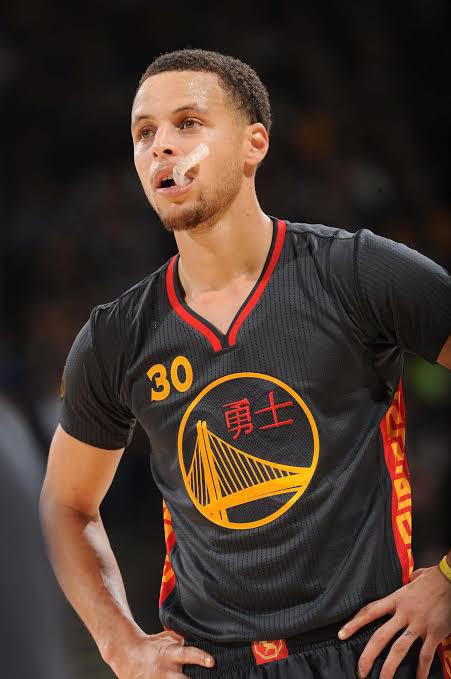 Which Golden State Warriors jersey should I choose? Tips for picking your perfect fan gear.