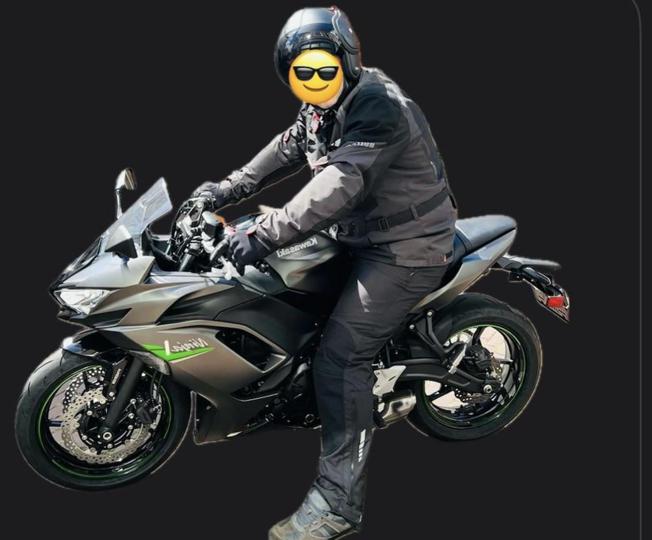 Why care about the Ninja 650R weight? Discover how the Ninja 650R weight affects your overall riding fun.