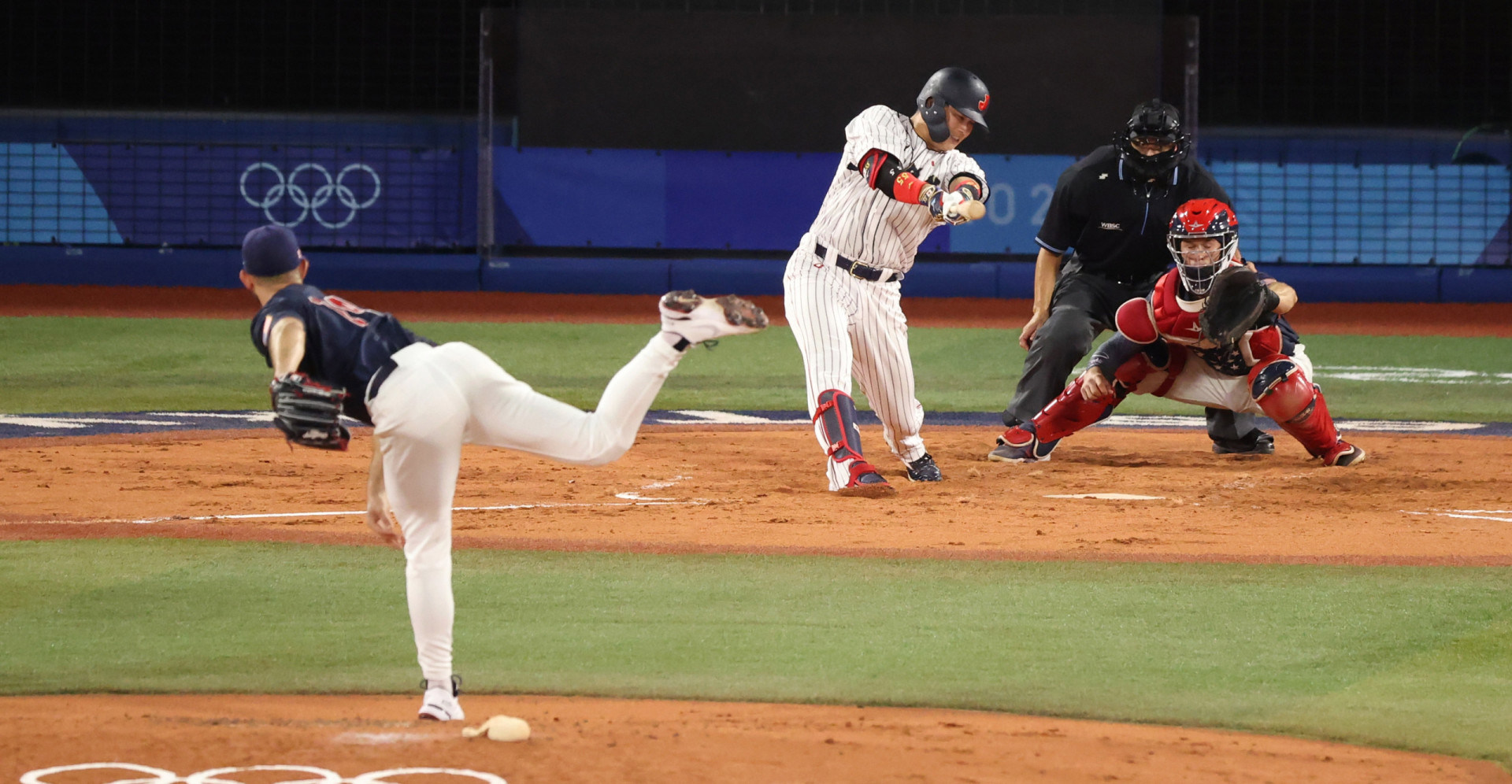 Cricket vs Baseball in Japan: Key Differences & Japanese Terms