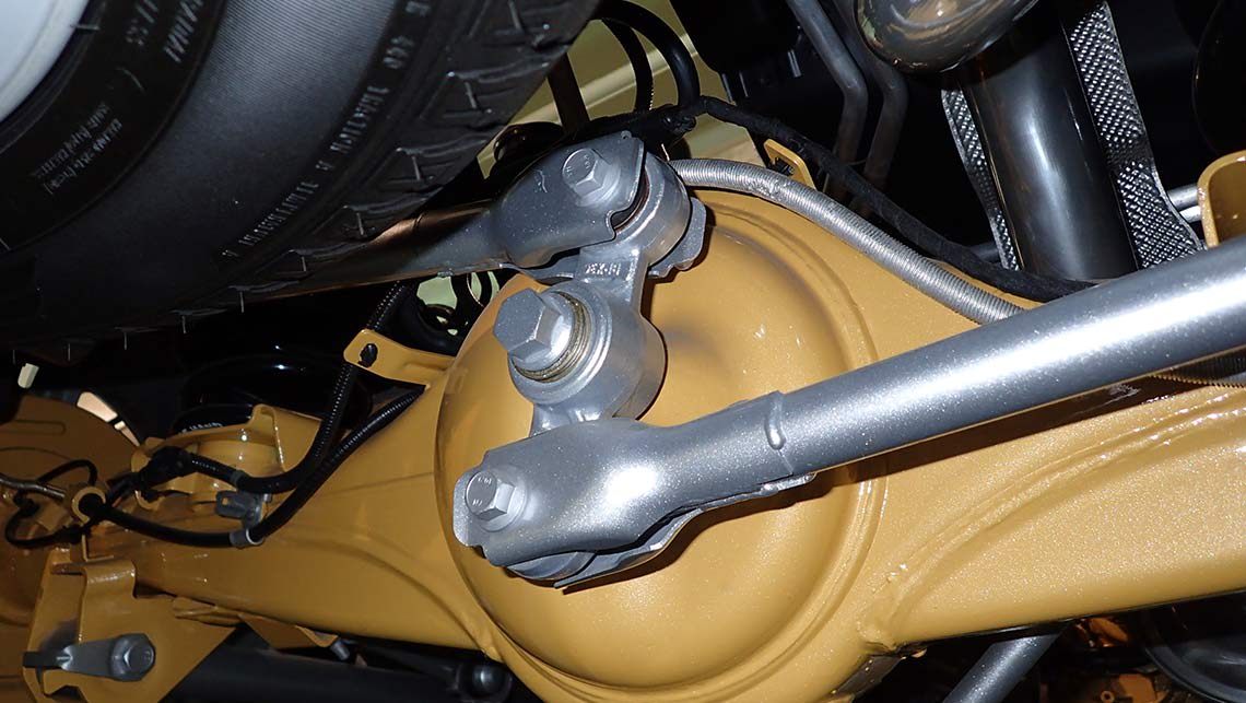 What is watts linkage rear suspension? Explained simply for beginners.