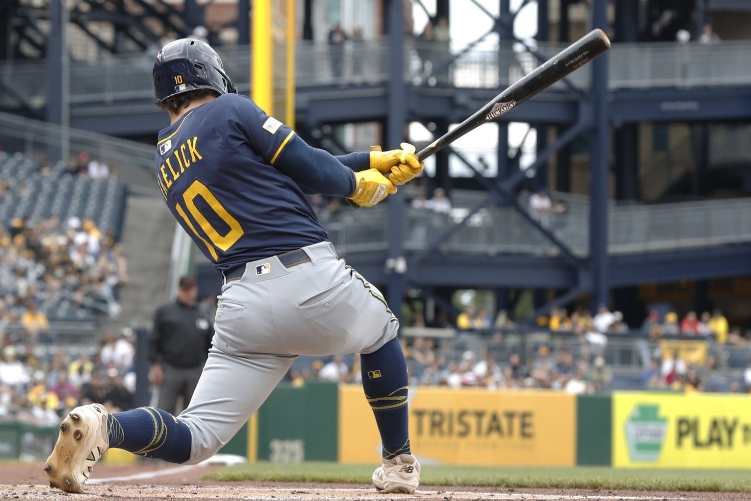 How to Listen to Brewers FM Radio - Easy Steps for Fans