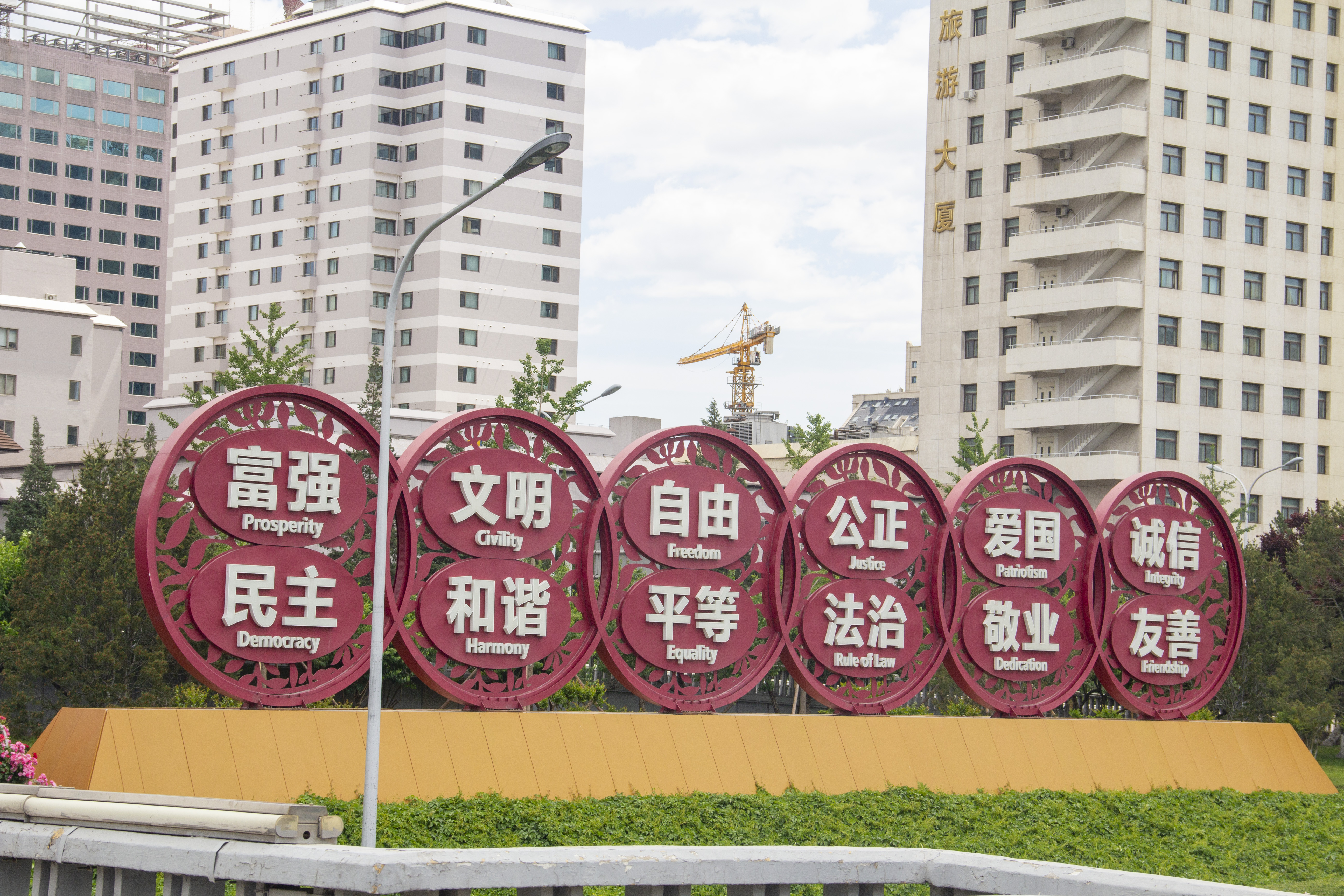 覆盖人物核心标签:Wall Street背景、财富理念、慈善事业、著作内容、现状等垂直维度