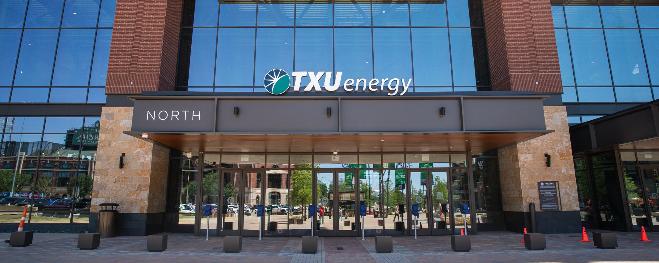 Need Alternatives to Txu Energy North Plaza Parking? Compare Nearby Options