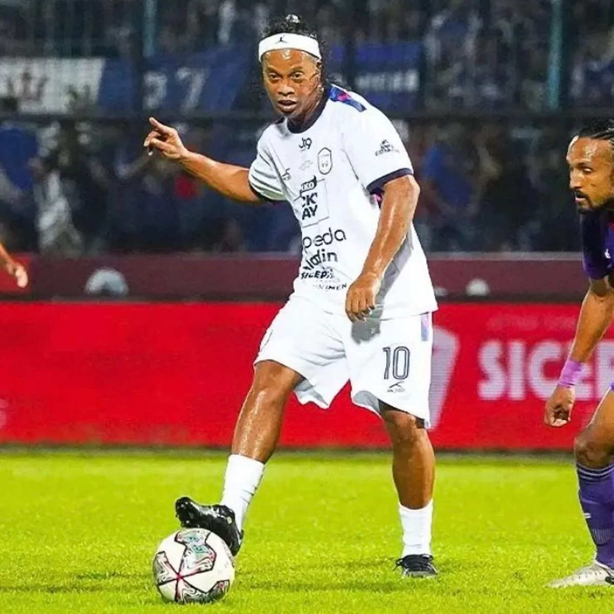 ronaldinho retirement year discover when his amazing career ended