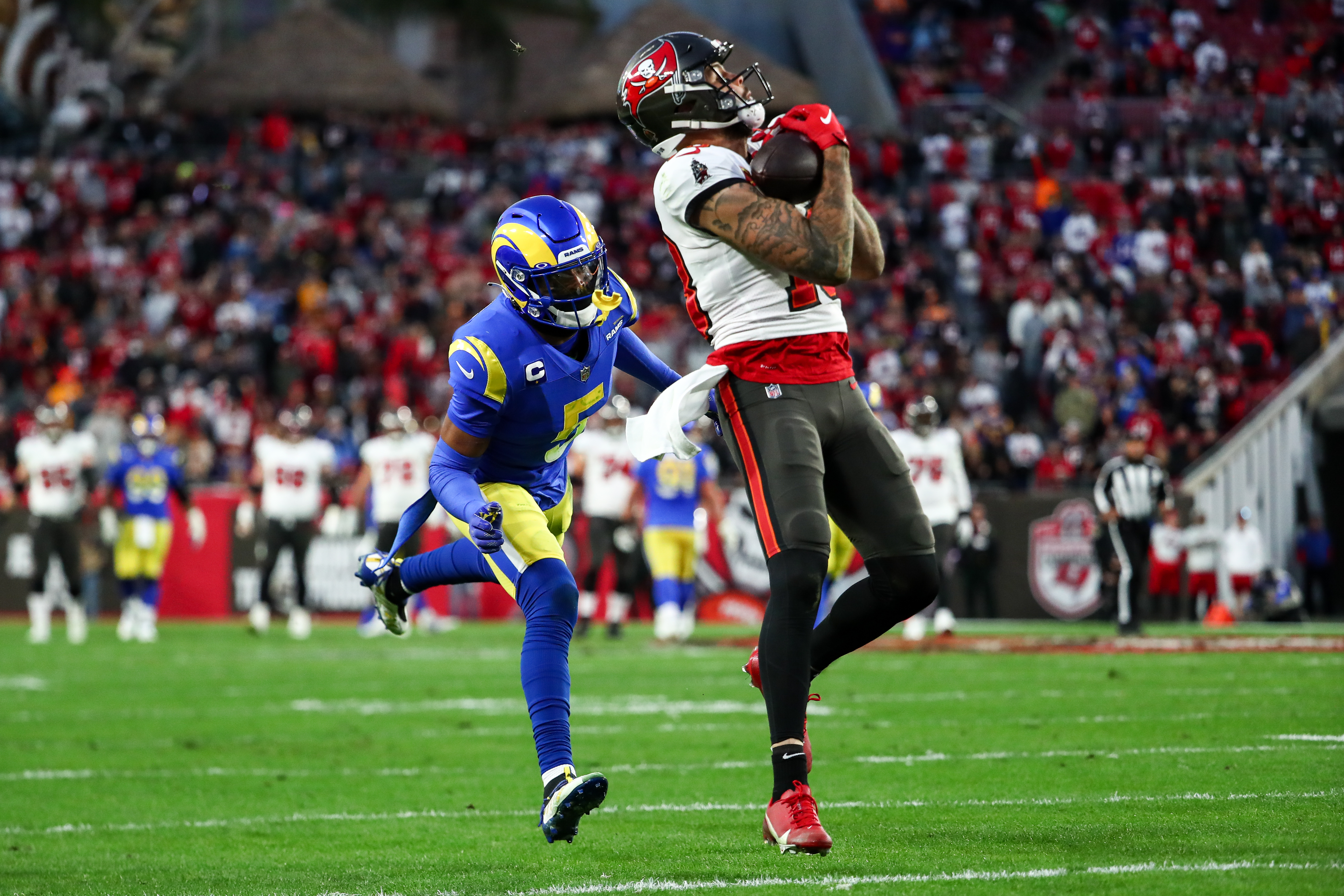 Bucs at Rams showdown key players you cant miss tonight